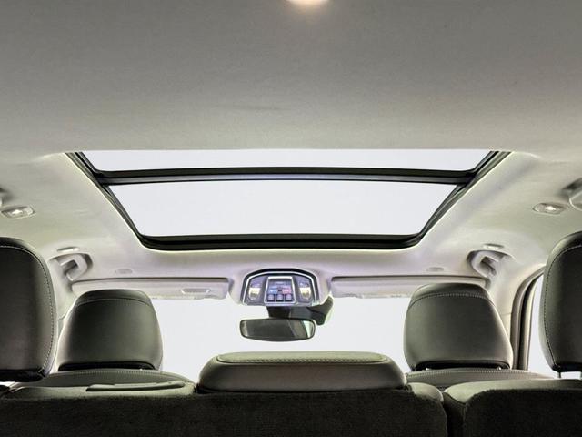 Photo of 2023 Bright White Clearcoat Jeep Grand Cherokee