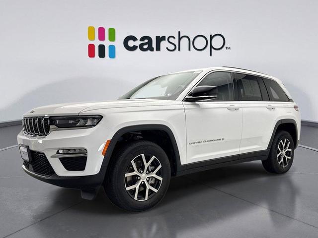Photo of 2023 Bright White Clearcoat Jeep Grand Cherokee
