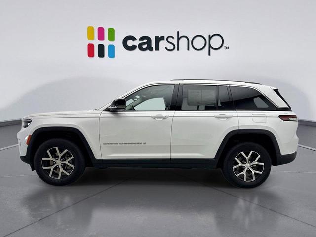 Photo of 2023 Bright White Clearcoat Jeep Grand Cherokee