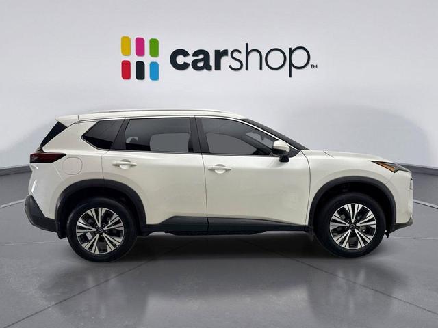Photo of 2023 Pearl White Tricoat Nissan Rogue