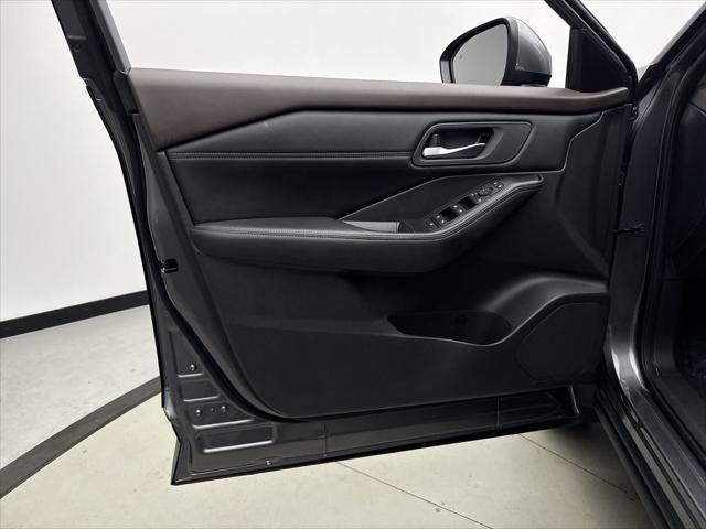 Photo of 2023 Gun Metallic Nissan Rogue