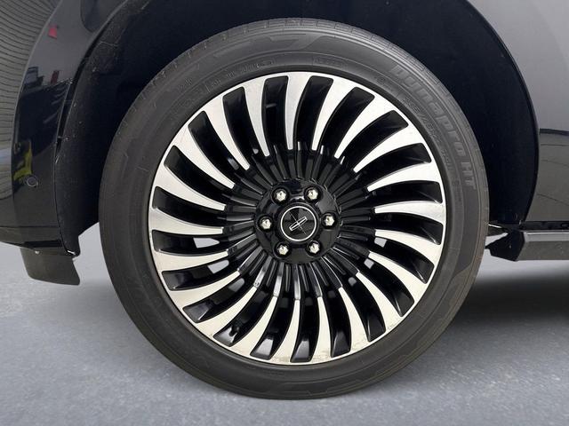 Photo of 2021 INFINITE BLACK Lincoln Navigator