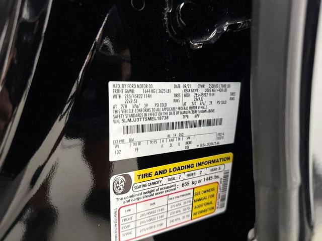 Photo of 2021 INFINITE BLACK Lincoln Navigator