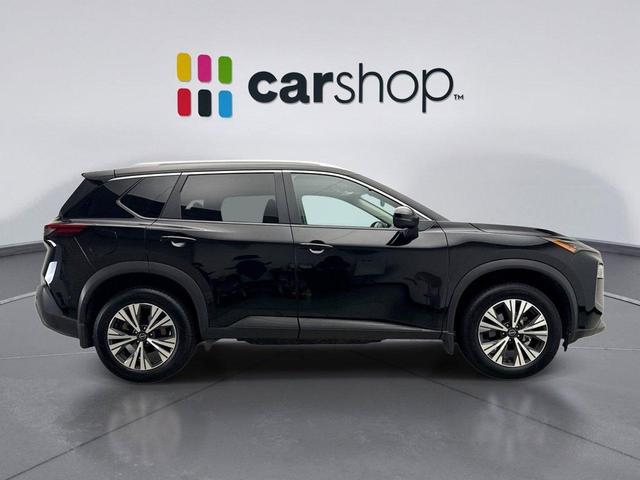 Photo of 2023 Super Black Nissan Rogue