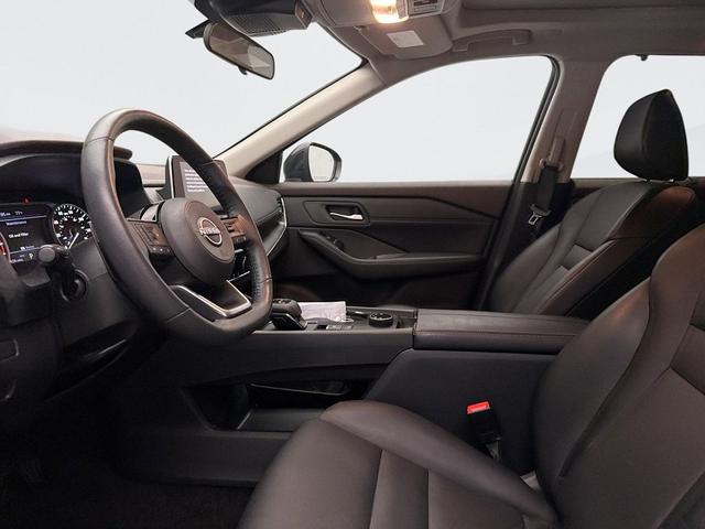 Photo of 2023 Super Black Nissan Rogue