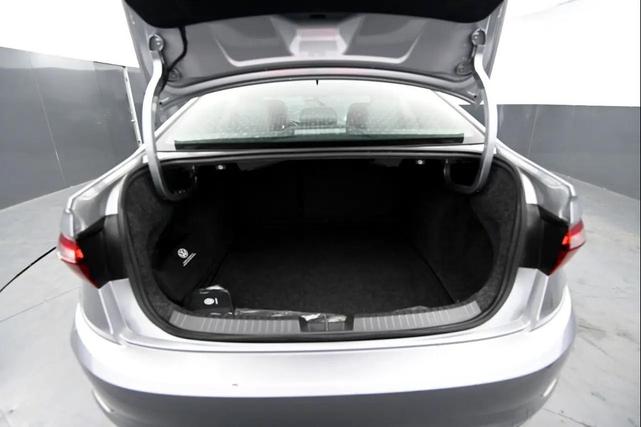 Photo of 2021 Pyrite Silver Metallic Volkswagen Jetta