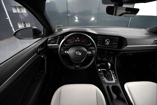 Photo of 2021 Pyrite Silver Metallic Volkswagen Jetta