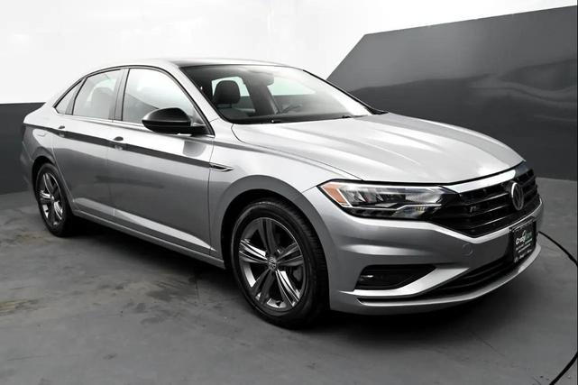 Photo of 2021 Pyrite Silver Metallic Volkswagen Jetta