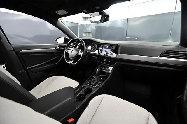 Photo of 2021 Pyrite Silver Metallic Volkswagen Jetta