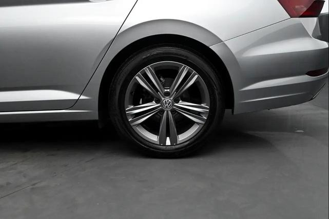 Photo of 2021 Pyrite Silver Metallic Volkswagen Jetta