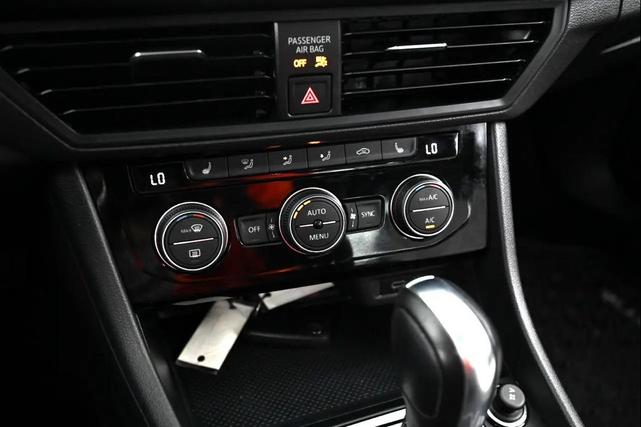 Photo of 2021 Pyrite Silver Metallic Volkswagen Jetta