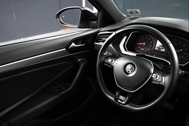 Photo of 2021 Pyrite Silver Metallic Volkswagen Jetta