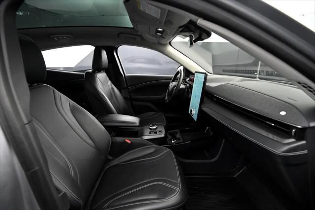 Photo of 2021 Iconic Silver Metallic Ford Mustang Mach-E