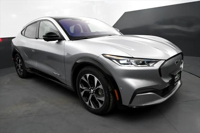 Photo of 2021 Iconic Silver Metallic Ford Mustang Mach-E