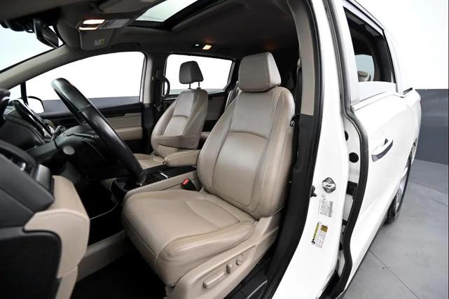 Photo of 2019 White Diamond Pearl Honda Odyssey