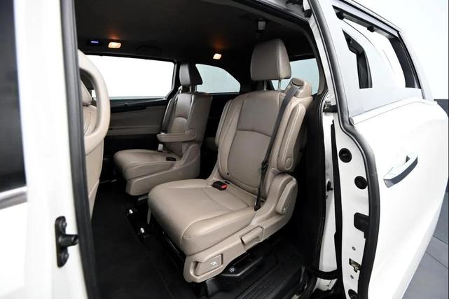 Photo of 2019 White Diamond Pearl Honda Odyssey