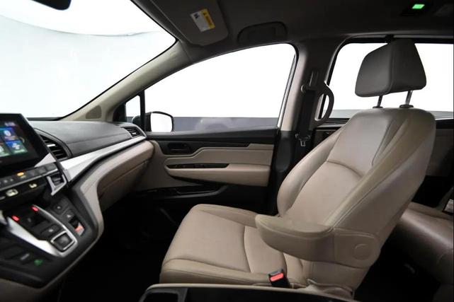 Photo of 2019 White Diamond Pearl Honda Odyssey