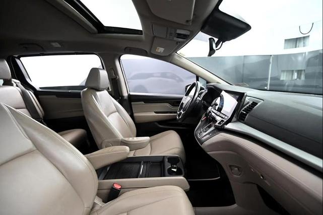 Photo of 2019 White Diamond Pearl Honda Odyssey
