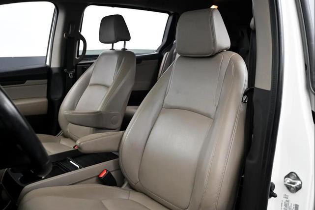 Photo of 2019 White Diamond Pearl Honda Odyssey