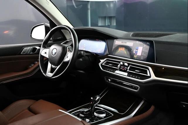 Photo of 2020 Blue BMW X7