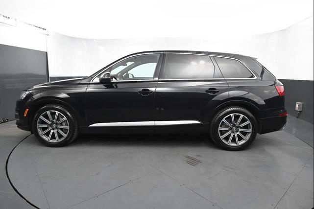 Photo of 2017 Black Audi Q7
