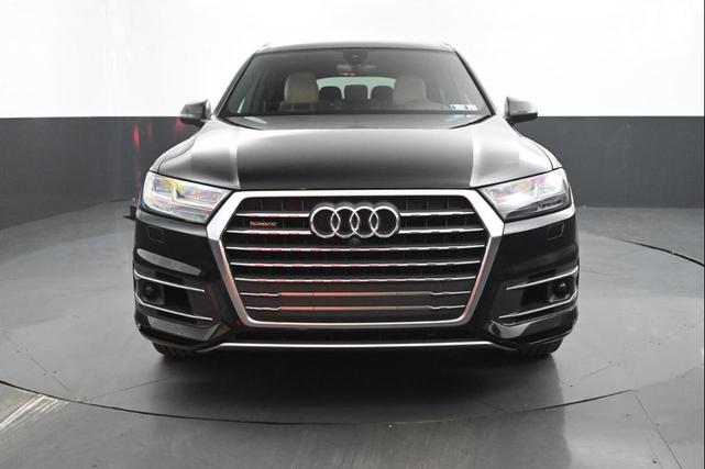 Photo of 2017 Black Audi Q7