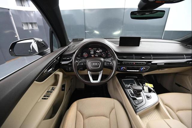 Photo of 2017 Black Audi Q7
