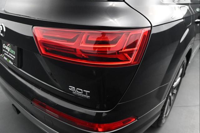 Photo of 2017 Black Audi Q7