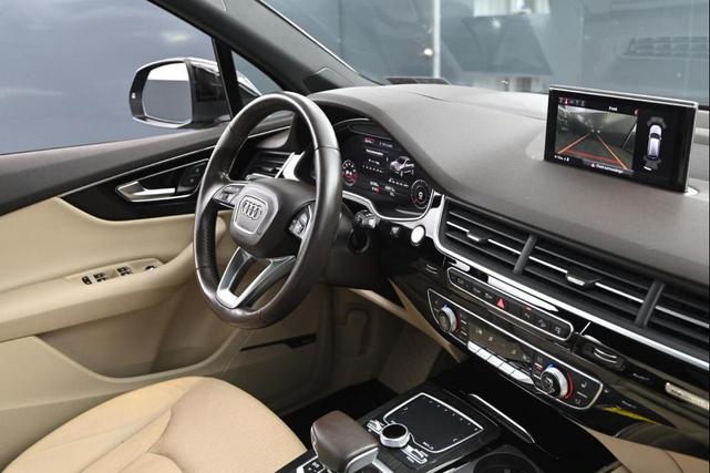 Photo of 2017 Black Audi Q7