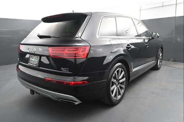 Photo of 2017 Black Audi Q7
