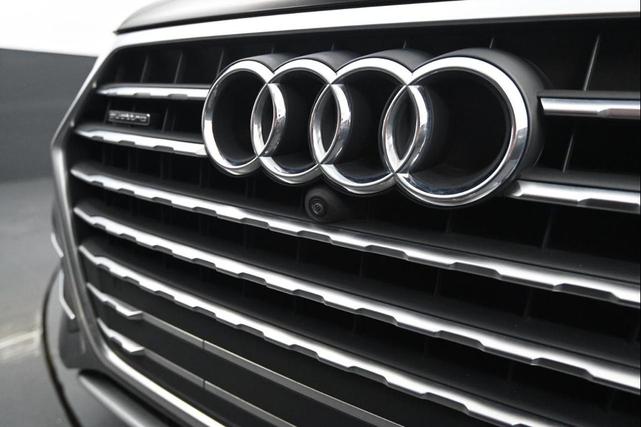 Photo of 2017 Black Audi Q7