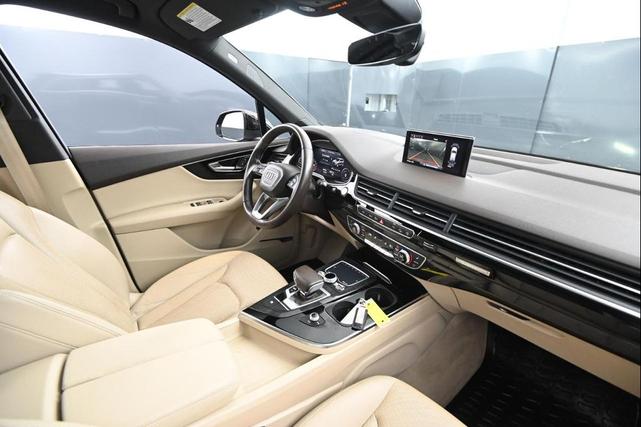 Photo of 2017 Black Audi Q7