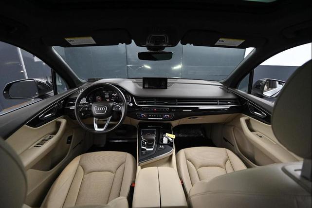 Photo of 2017 Black Audi Q7