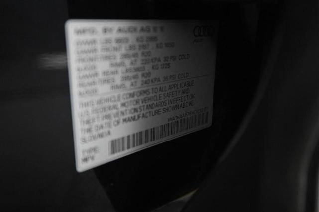 Photo of 2017 Black Audi Q7