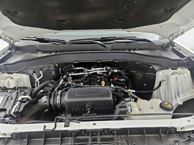Photo of 2021 White Ford Explorer