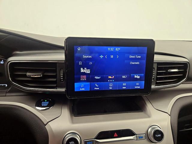 Photo of 2021 White Ford Explorer