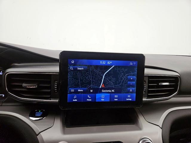 Photo of 2021 White Ford Explorer