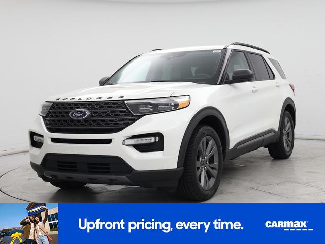 Photo of 2021 White Ford Explorer
