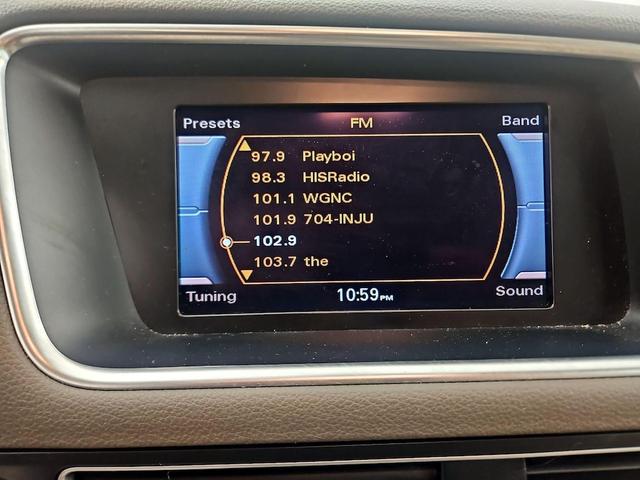 Photo of 2014 White Audi Q5