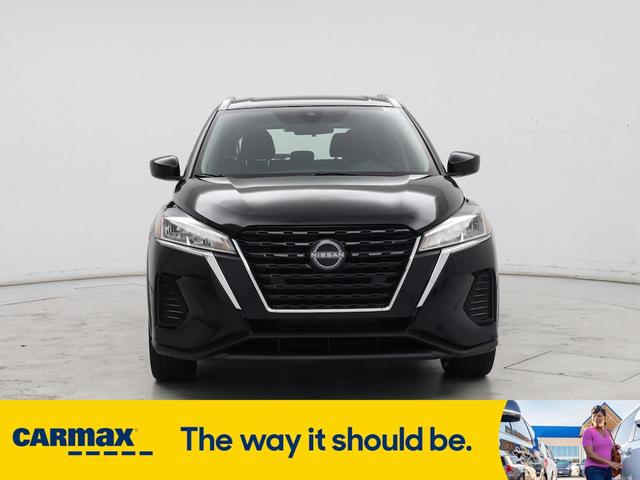 Photo of 2022 Black Nissan Kicks