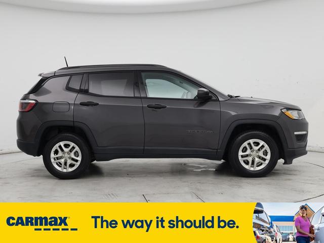 Photo of 2018 Gray Jeep Compass