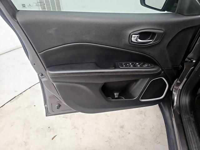Photo of 2018 Gray Jeep Compass