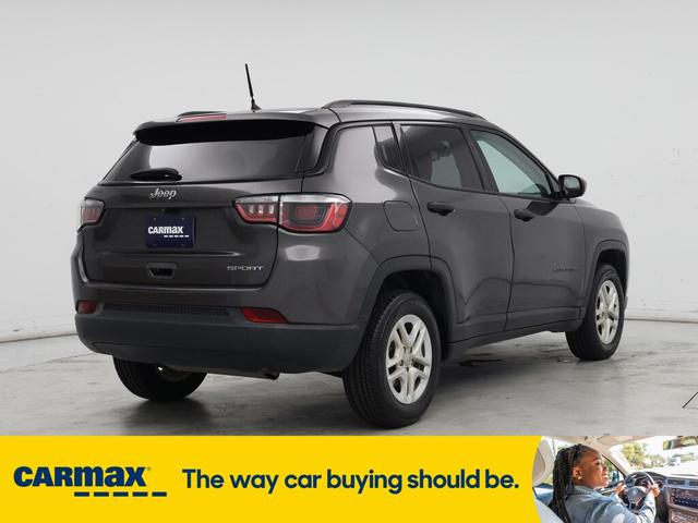 Photo of 2018 Gray Jeep Compass