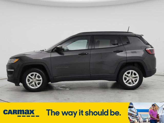 Photo of 2018 Gray Jeep Compass