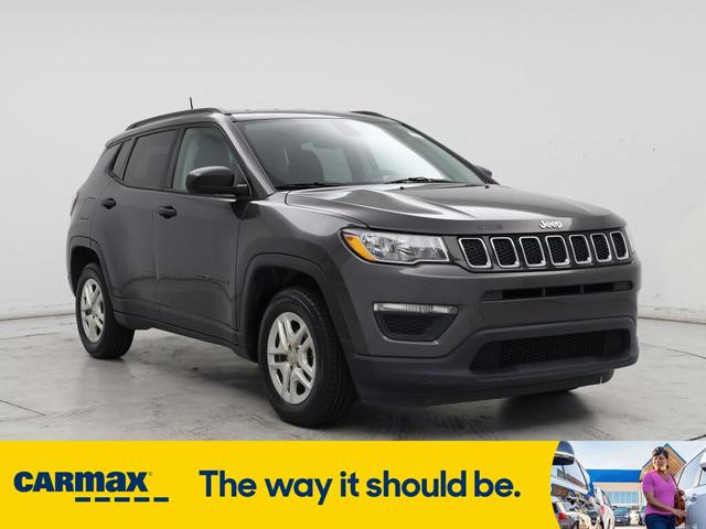 Photo of 2018 Gray Jeep Compass