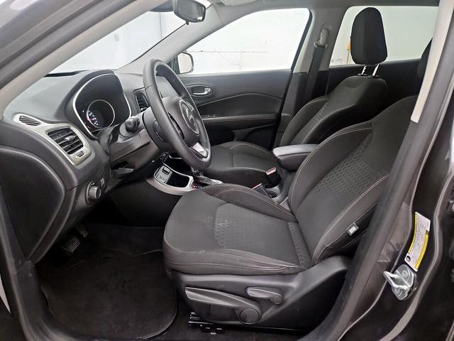 Photo of 2018 Gray Jeep Compass