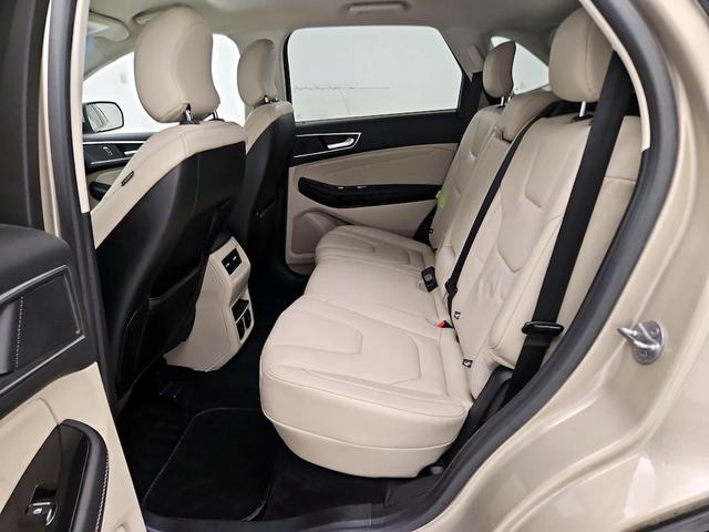 Photo of 2017 Tan Ford Edge