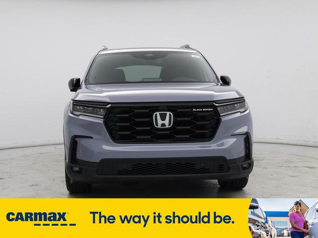 Photo of 2025 Blue Honda Pilot