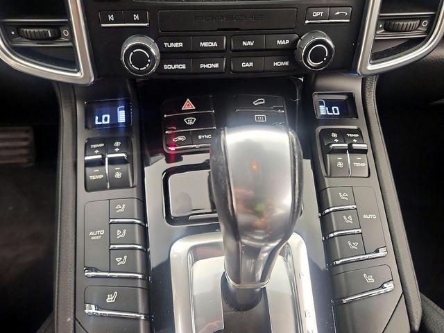 Photo of 2018 Black Porsche Cayenne