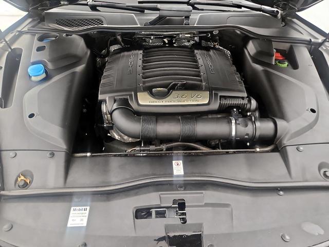 Photo of 2018 Black Porsche Cayenne